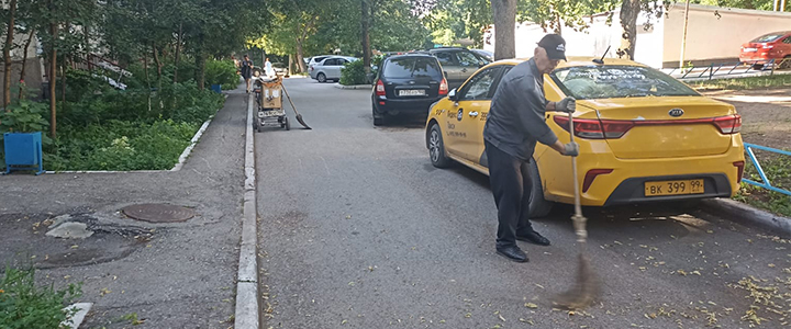 Благоустройство дворовой территории и детской площадки на улице Айская